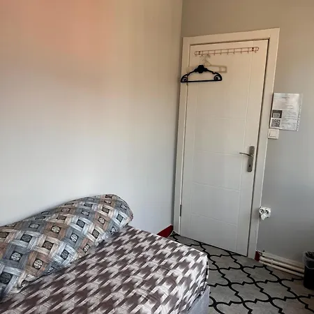 홈스테이 Transit 77 *